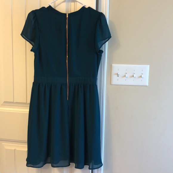 Dress - Picture 3 of 4